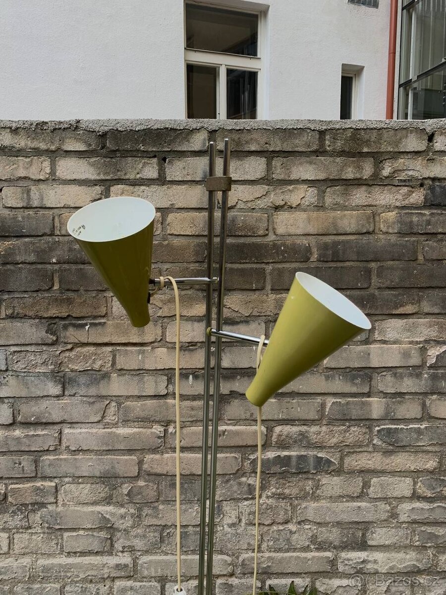 Retro stojací lampa