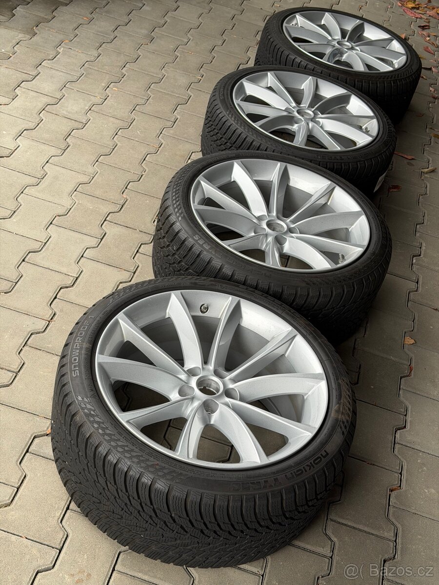 Jaguar F-type 19”, dvojrozměr, zimní pneu