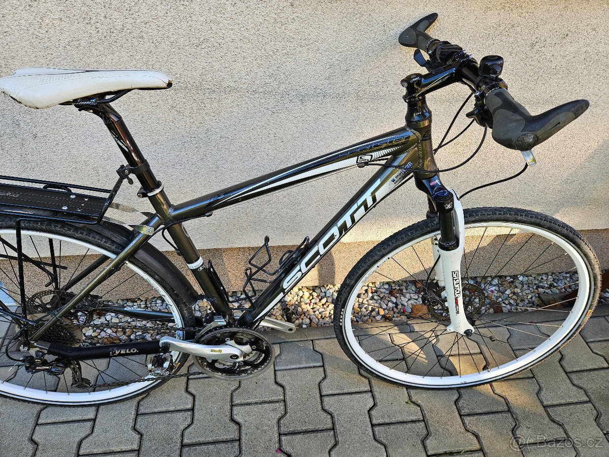 Trekingové kolo Scott