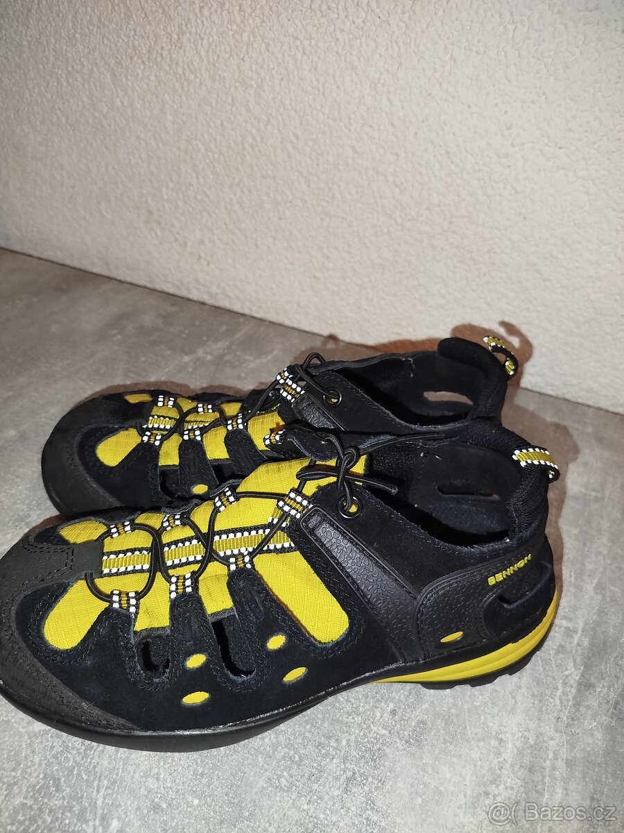 Pracovní sandály Bennon