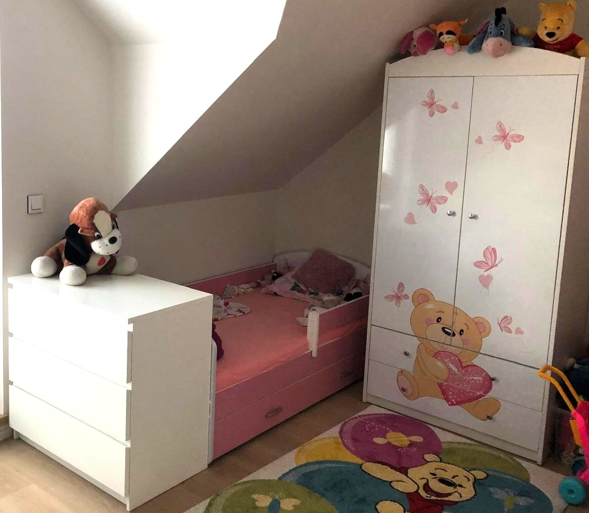 dětská postel a skříň