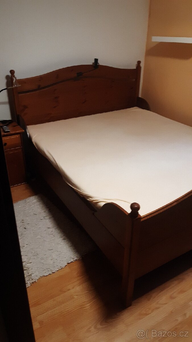 Manželská postel 160 X 200 masiv.