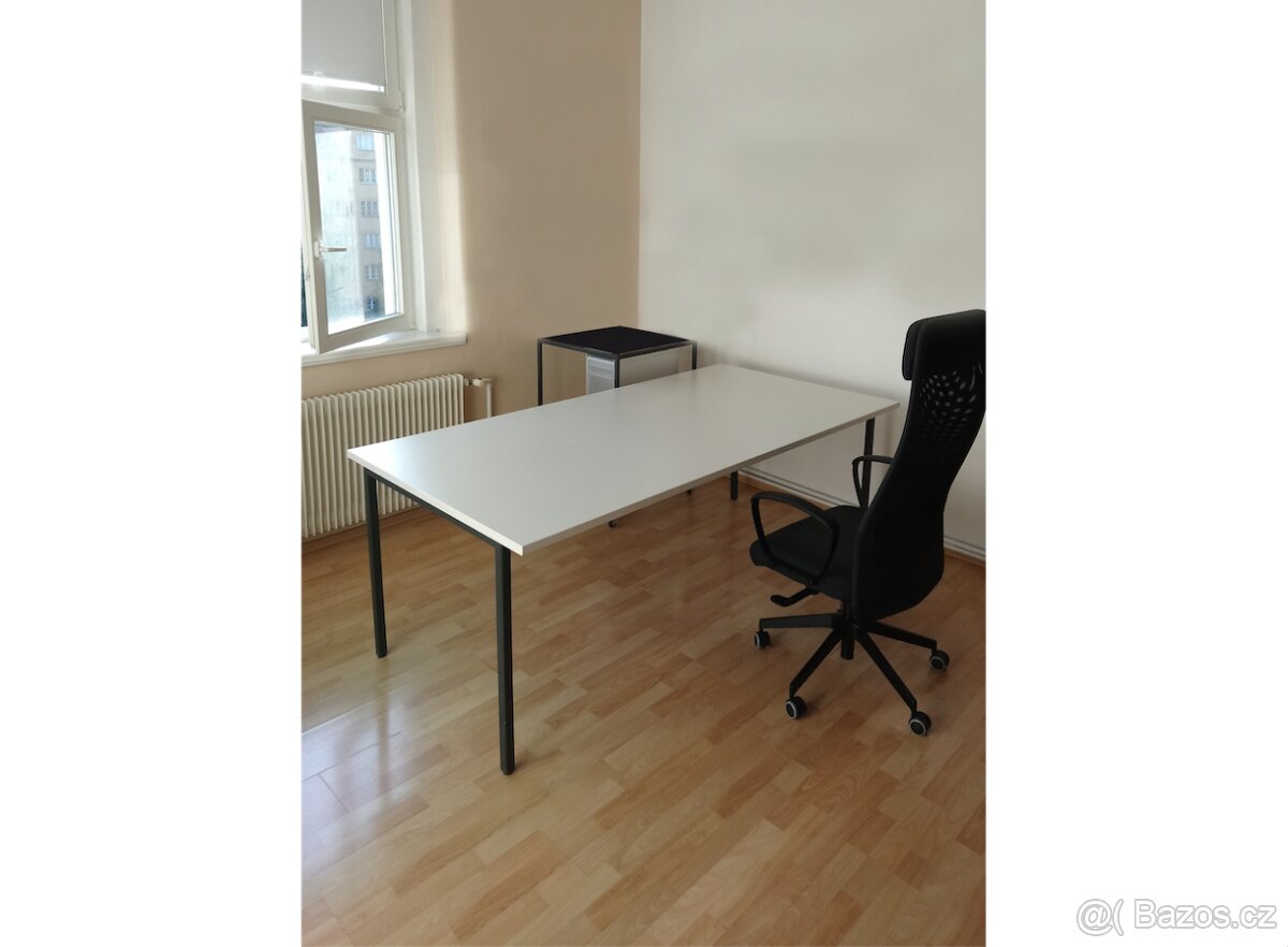 Kancelářský stůl, bytelná konstrukce., rozměr 1 x 2m