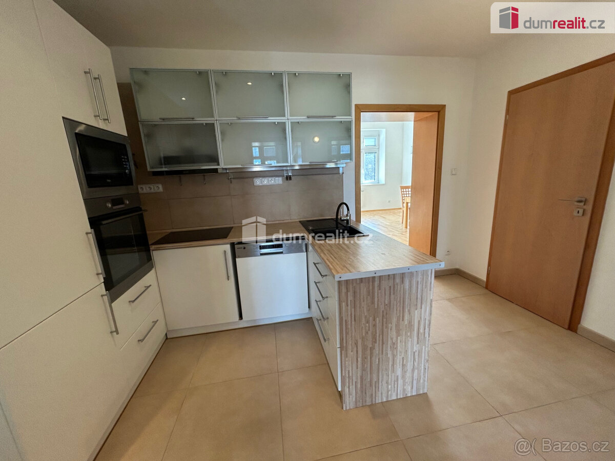 pronájem 3kk 76 m2/ balkon, Zámecká, Kolín 1