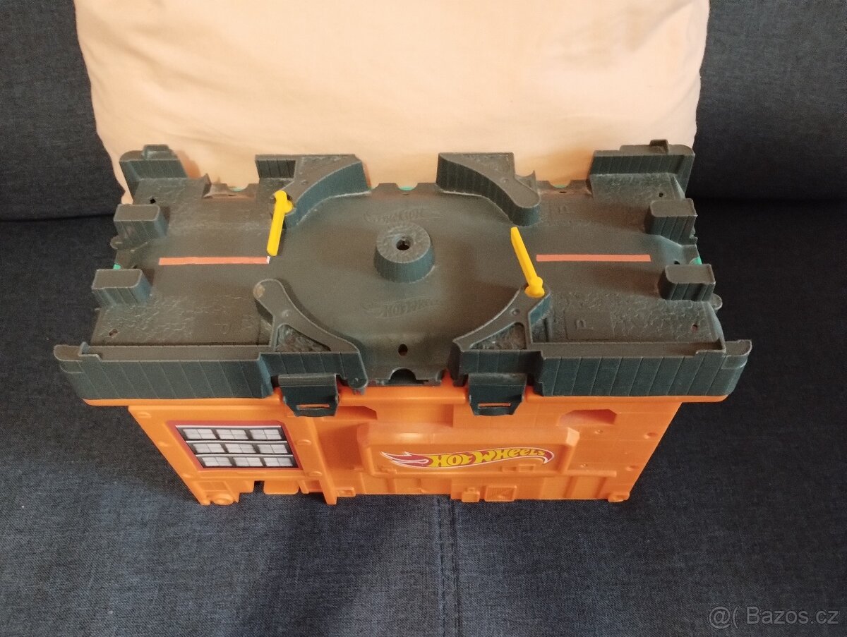 Hot Wheels City Dráhy v boxíku