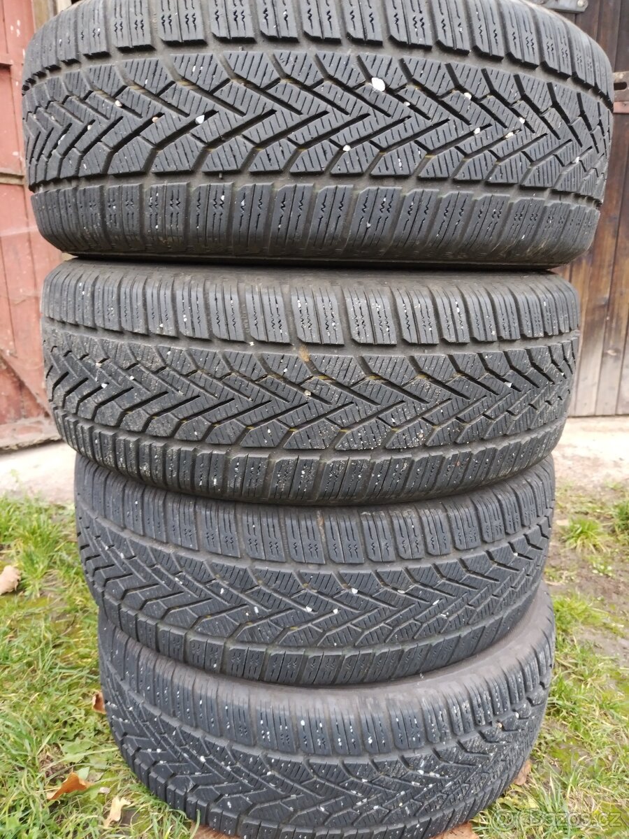 215 60 16 zimni semperit