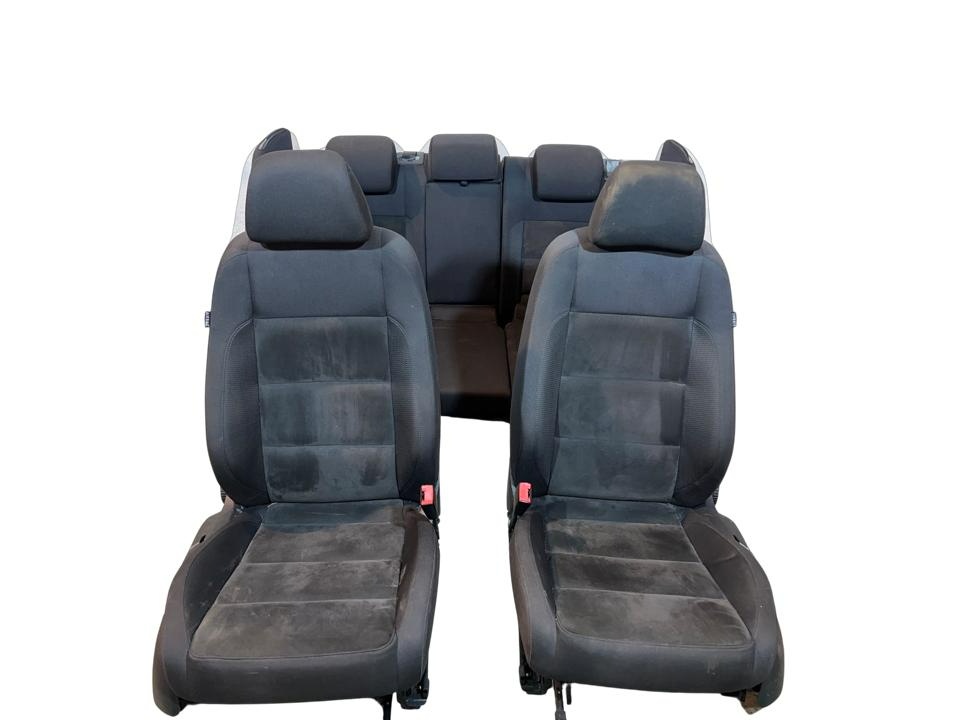 Sedačky černá alcantara s látkou VW Golf 6 kombi r.v. 2010