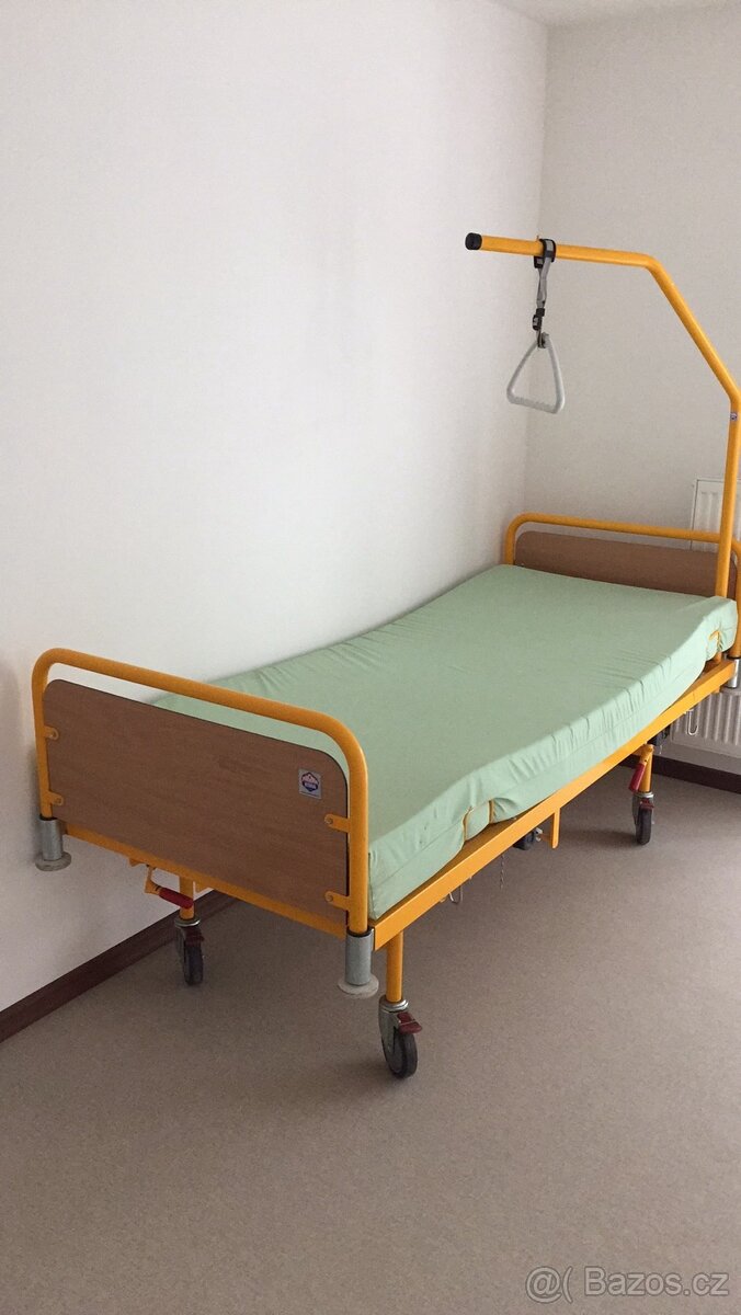 Zdravotní postel