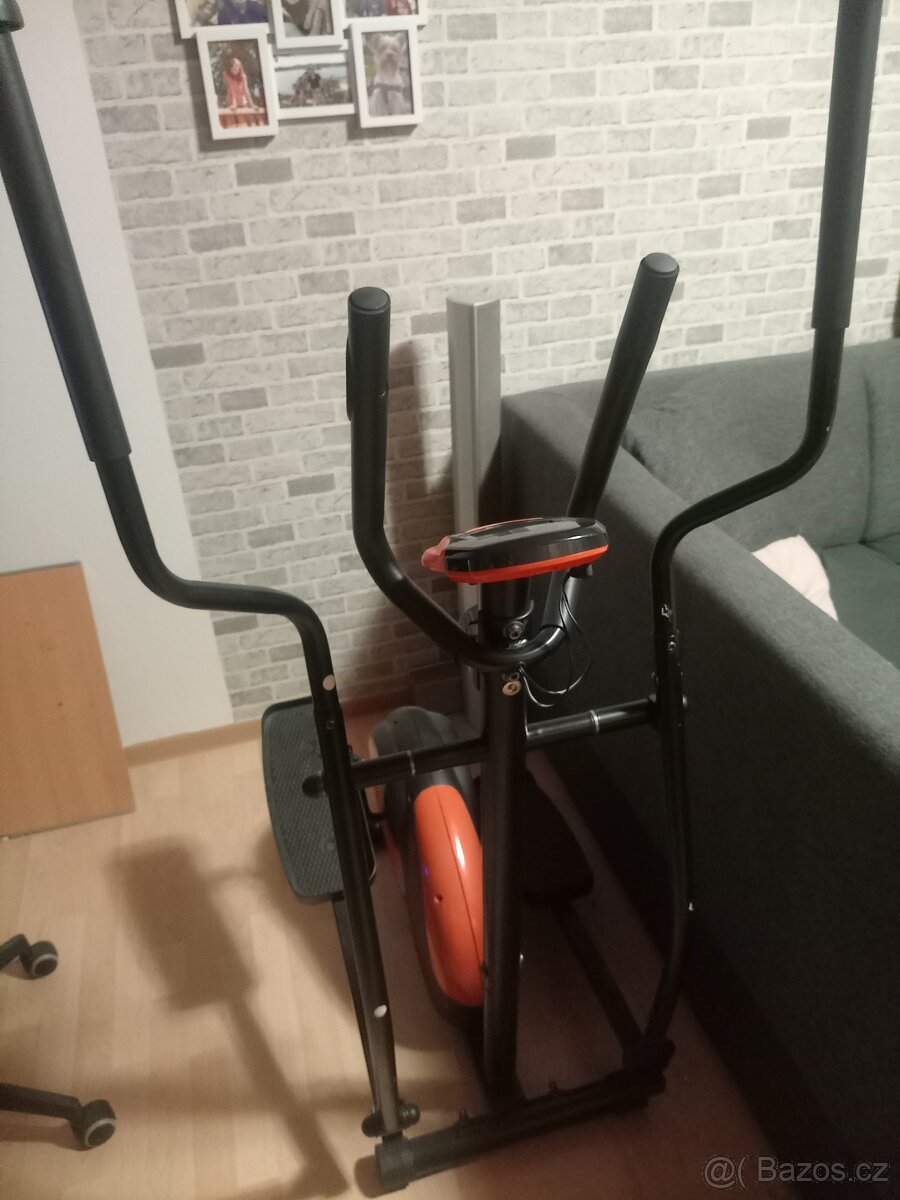Eliptický trenažér