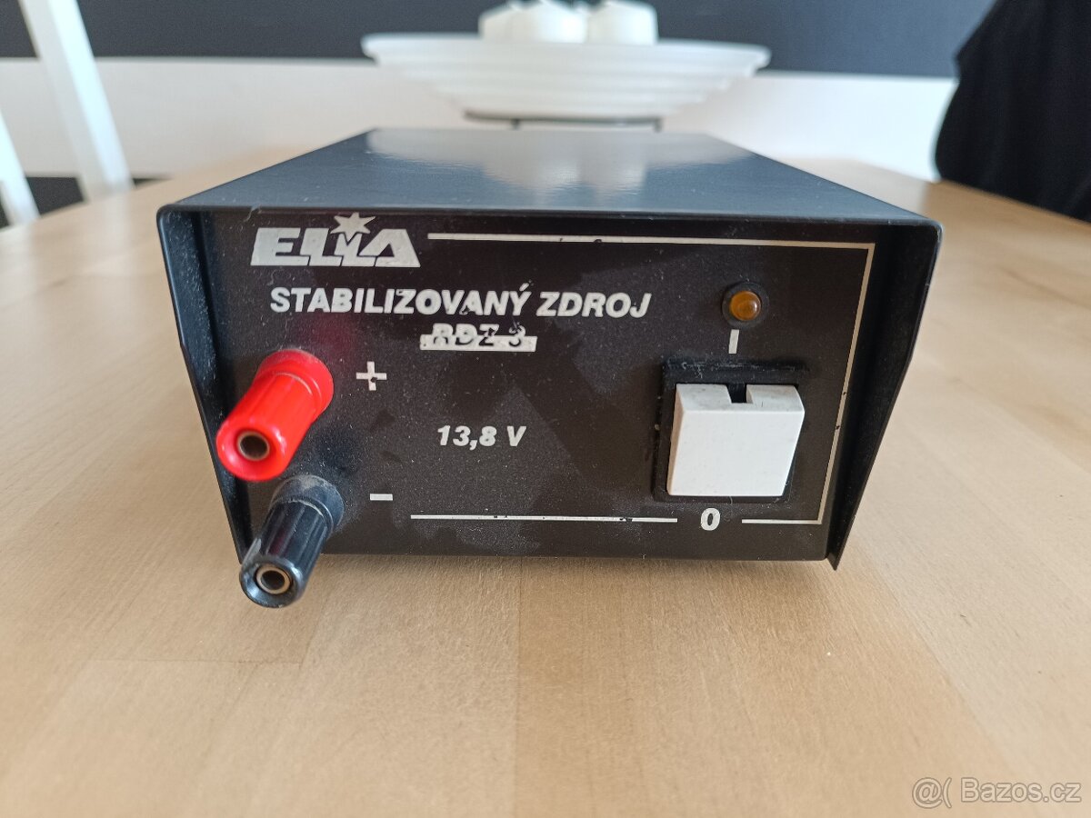Stabilizovaný zdroj ELIA RDZ 3 13,8V