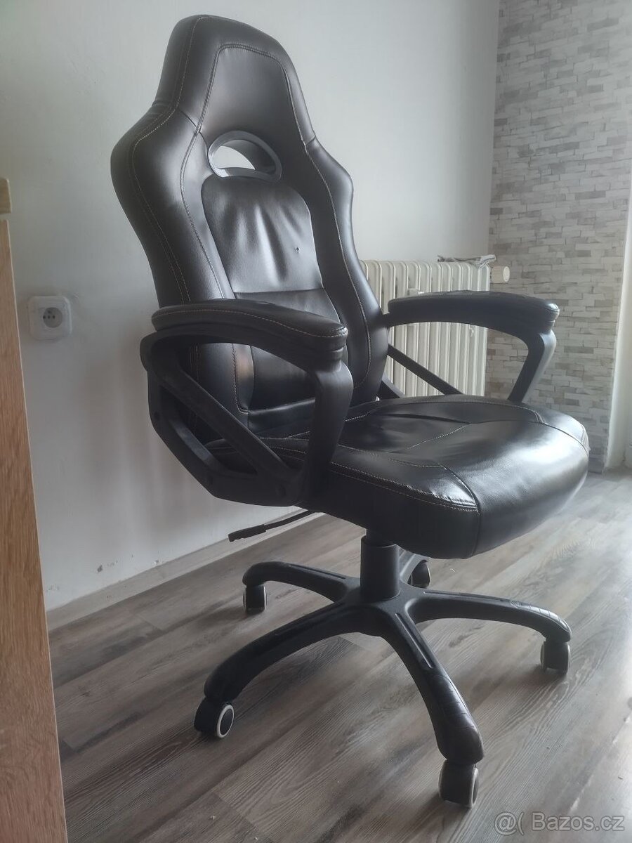 Herní křeslo z umělé kůže