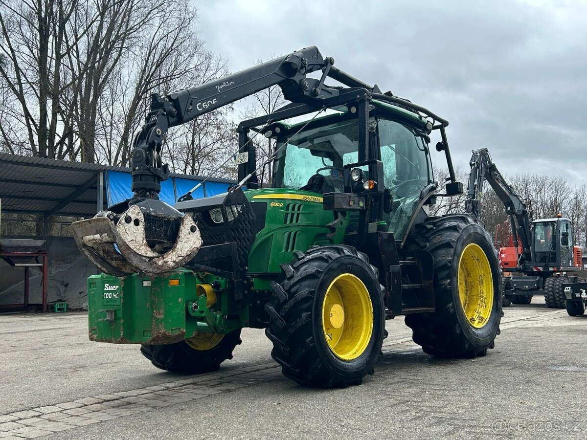Lesní traktor JOHN DEERE 6130R