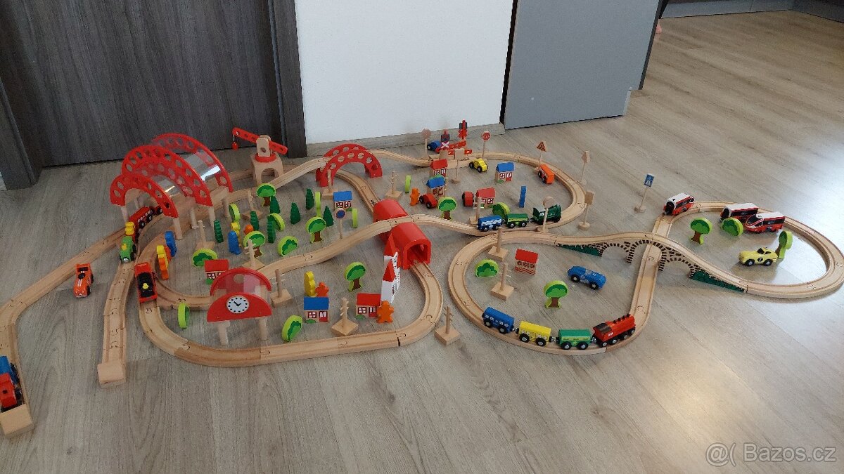 Woodyho Vláčkodráha + osmička + mašinka + dílky