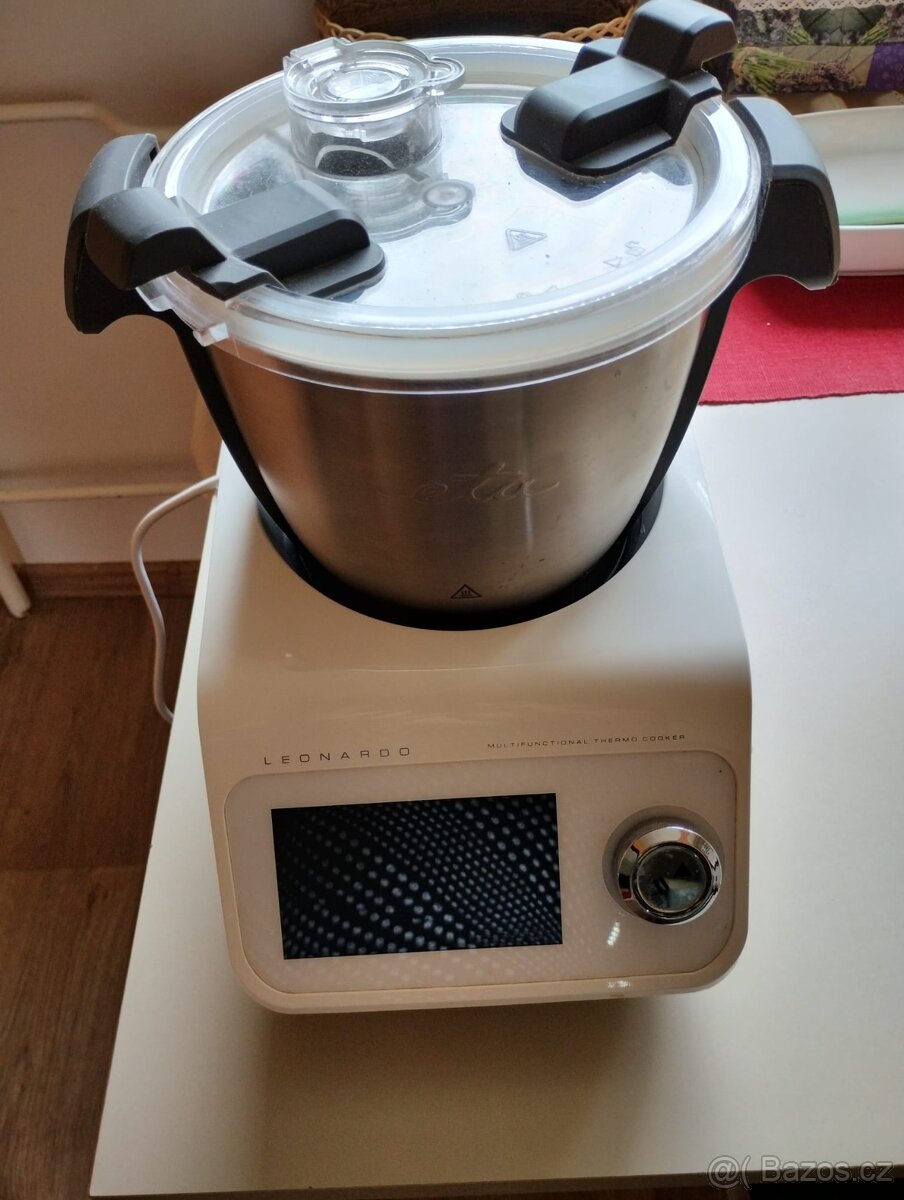 Prodám zánovní kuchyňský robot Leonardo.