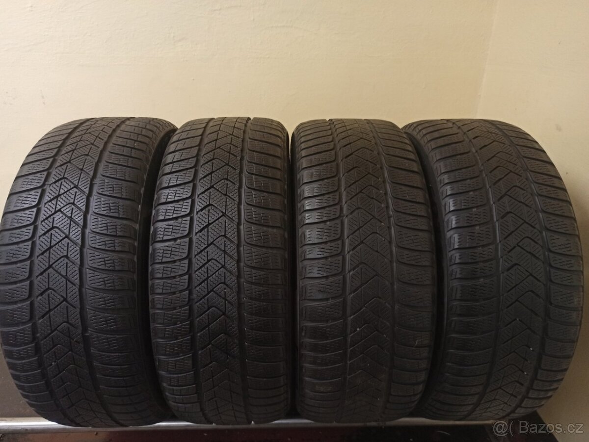 Pirelli Winter Sottozero 245/45 R18 96V 4,5 - 5,5 mm