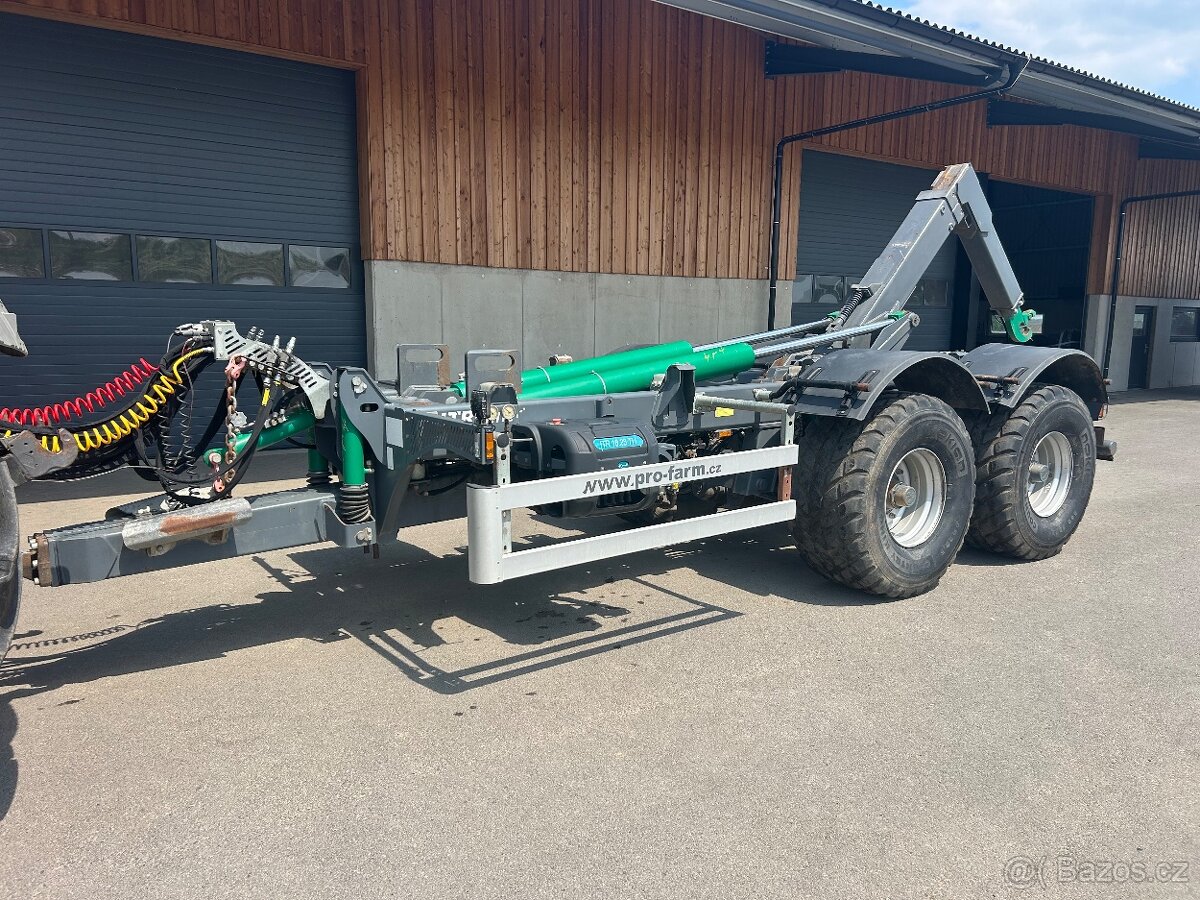 Traktorový návěs/ hákový nosič kontejnerů