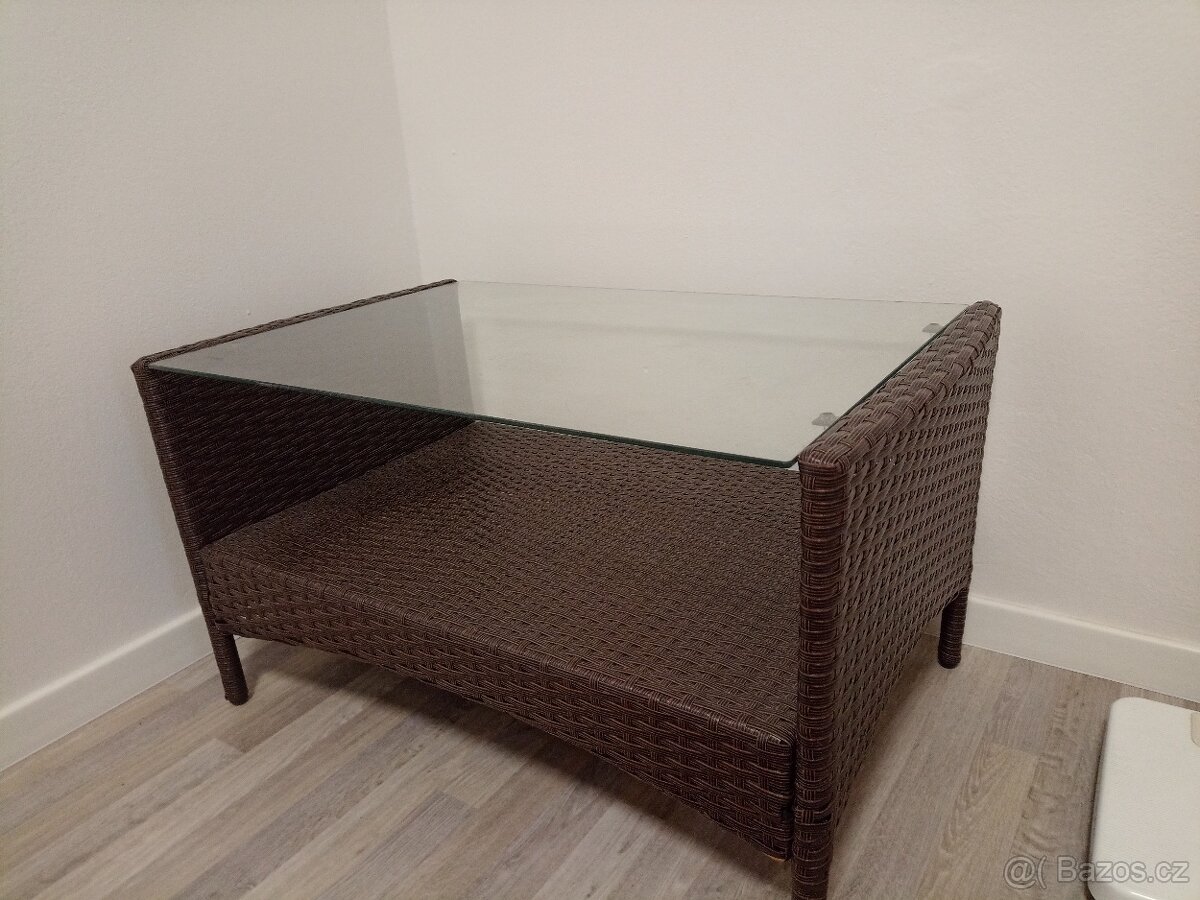 Konferenční odkládací stolek NOVÝ, umělý ratan