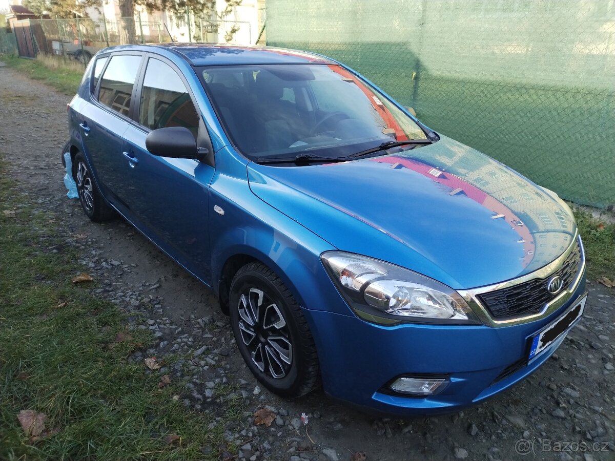 Kia Ceed 1.4benzin-Koup.Čr,81500km,PO STK
