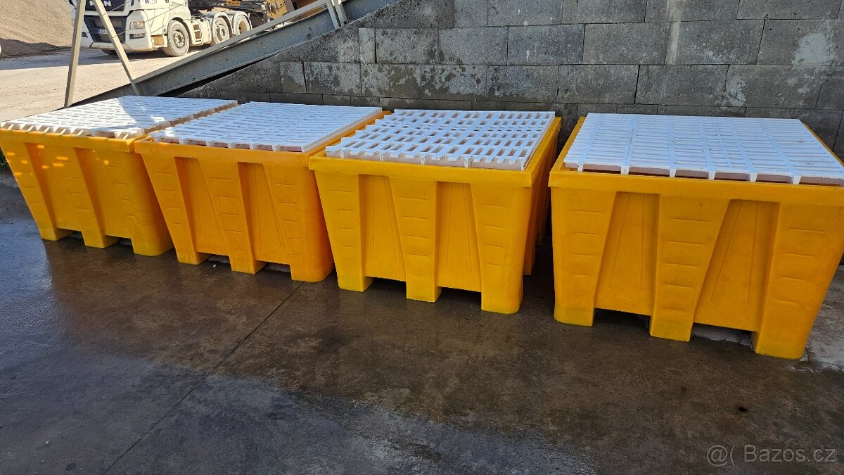 Plastová záchytná jímka s roštem - 130x130x90 cm š.hl.v.