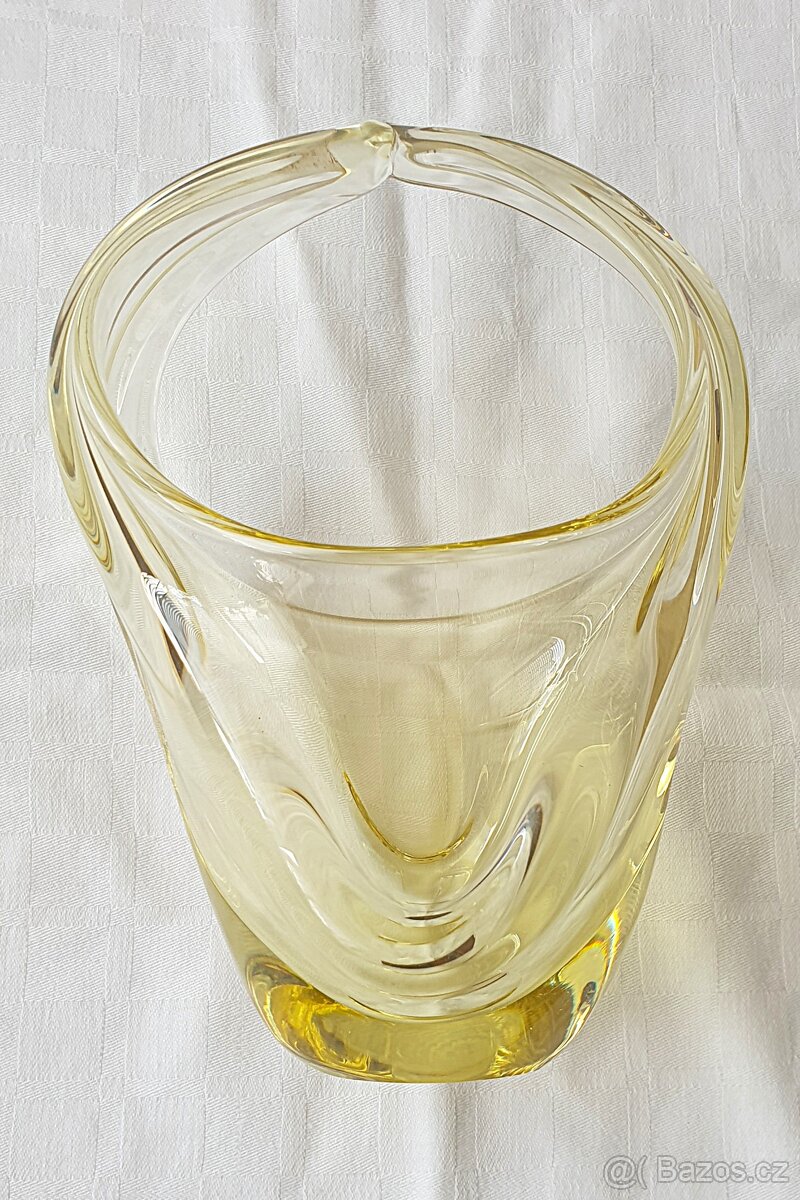 Hutní sklo - citrínový košík M.Klinger