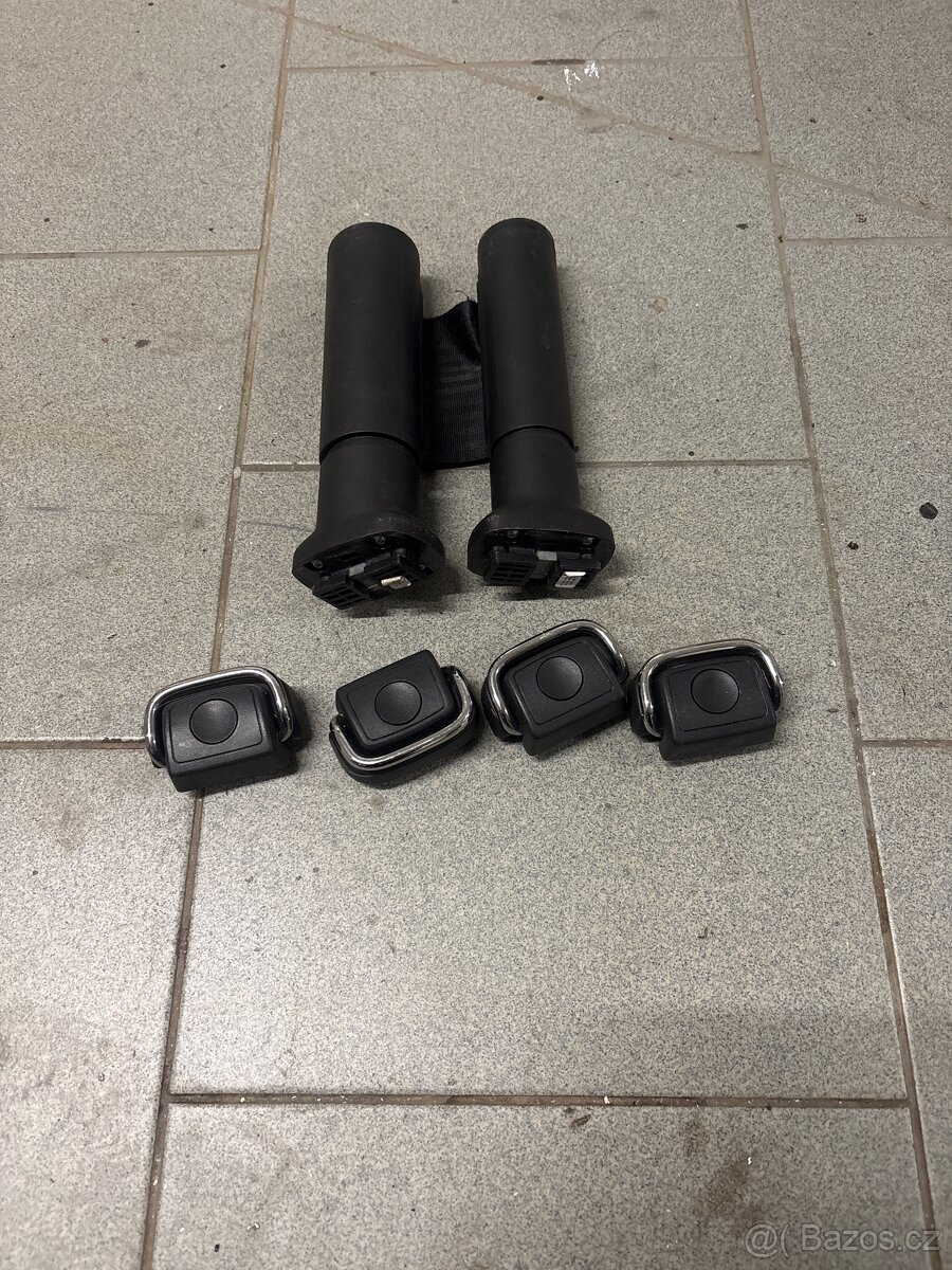 Úchyty Škoda Superb 2