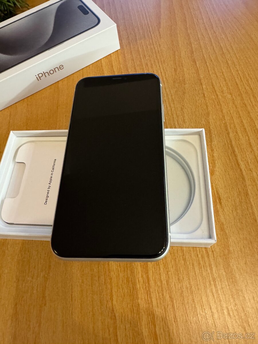 Iphone 11 64GB bíla