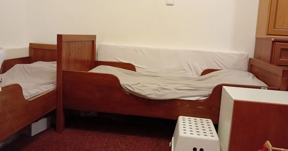 Dřev.postel,masiv,2x,vč.dřev.rošt+matrace+chranič.matr=1.995