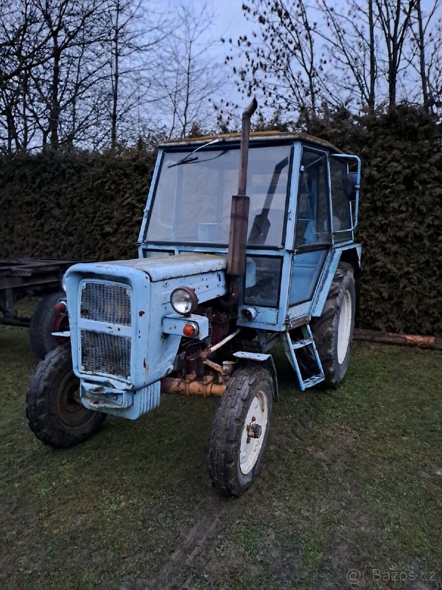 Zetor 4011 s velkou kabinou, bez TP