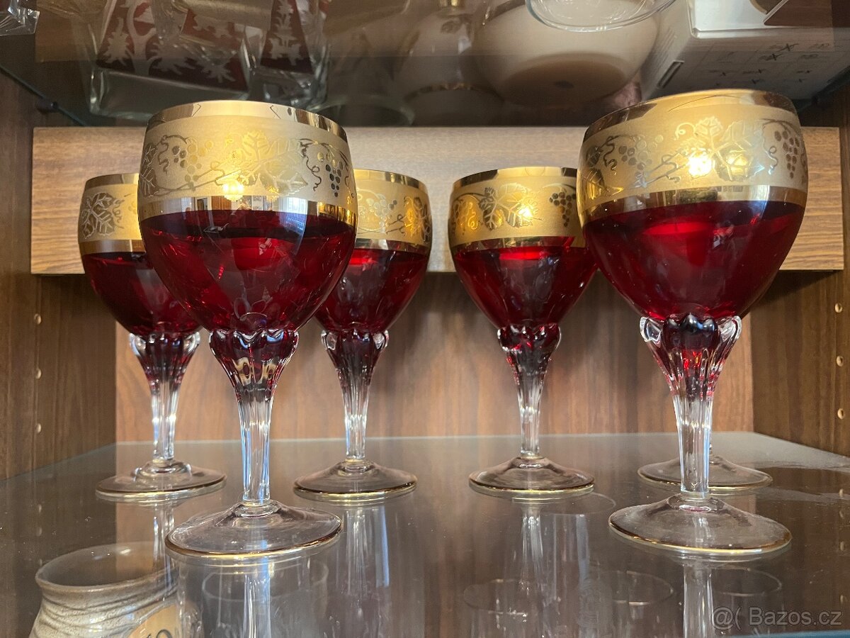 Skleničky na víno