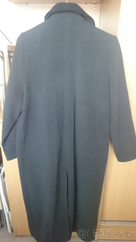 Zimní-přechodní dámský kabát.