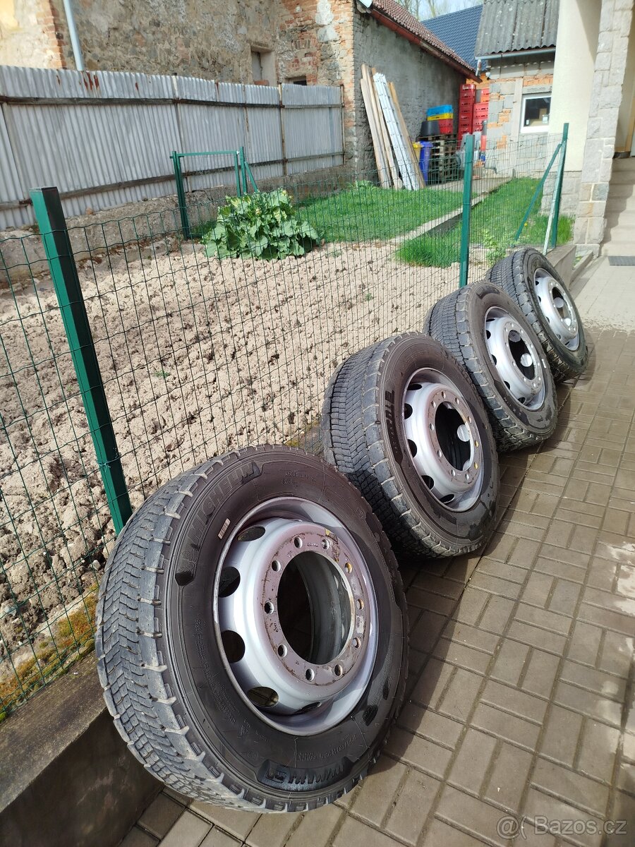 295/60R22,5