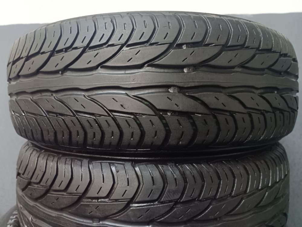 195/65 R15 UNIROYAL (1910)