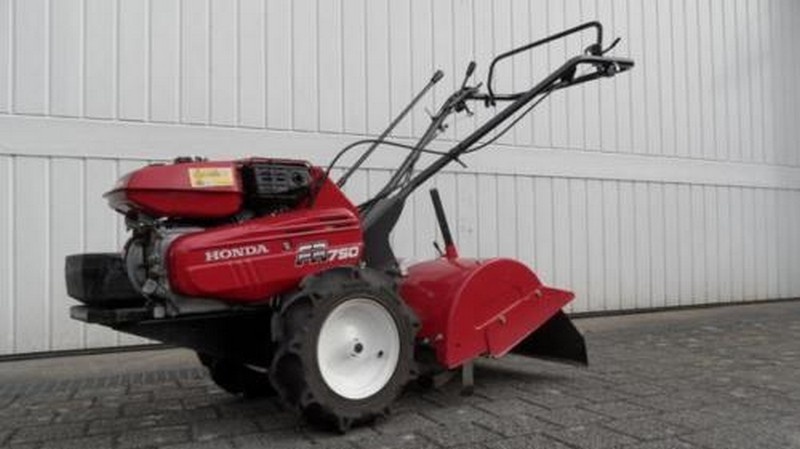 Profesionální motorový kypřič Honda FR 750 jako nový