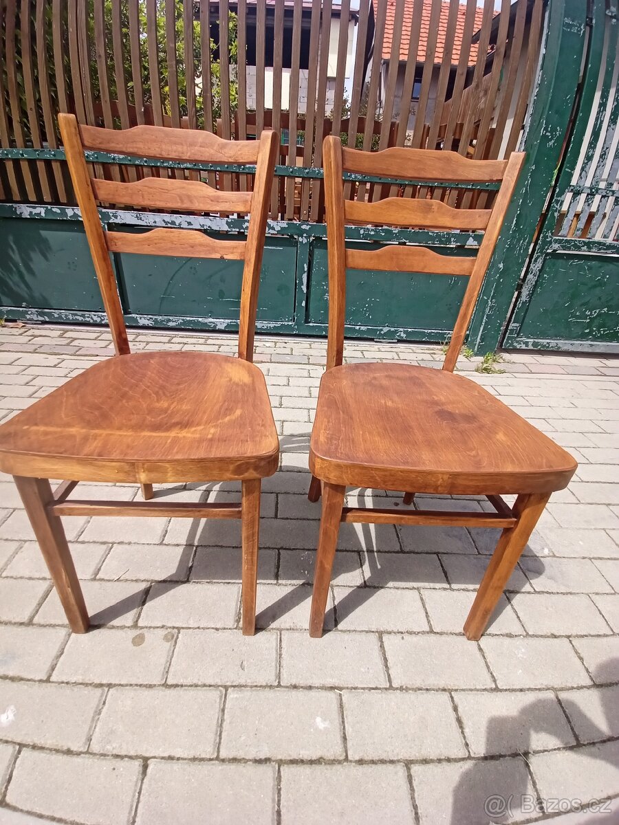 2x drevene židle
