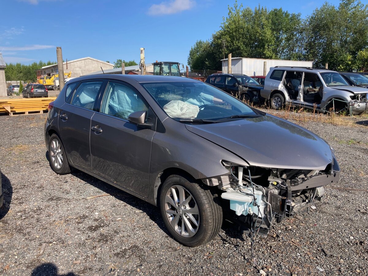Toyota Auris 1.6 vvt-i 2014