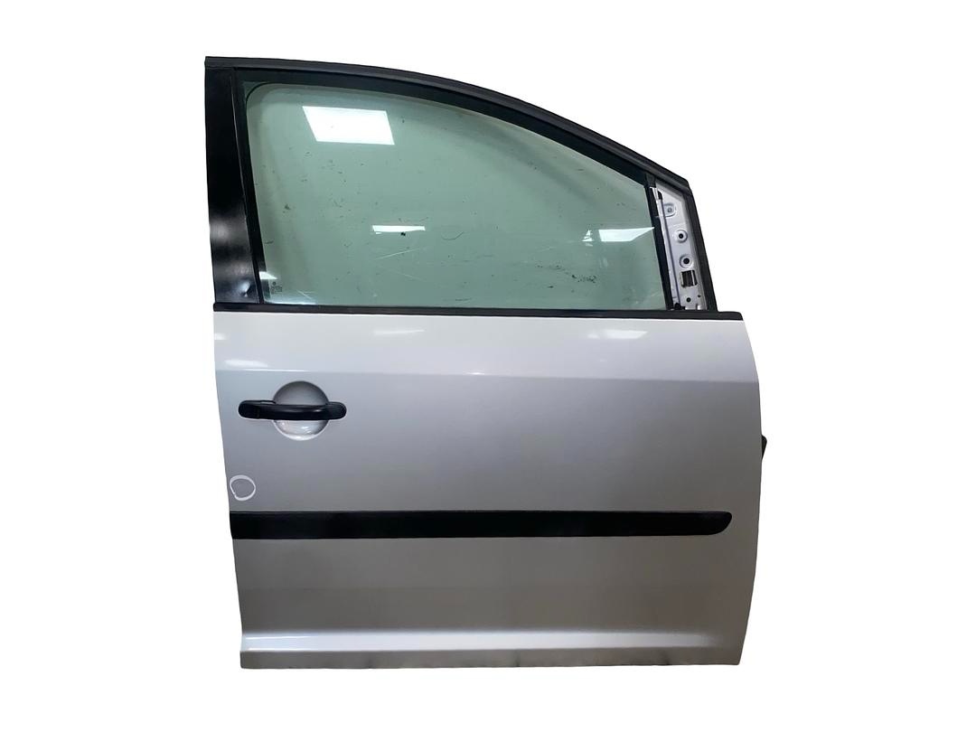 Pravé přední dveře stříbrná LA7W VW Touran 1T1 r.v. 2005