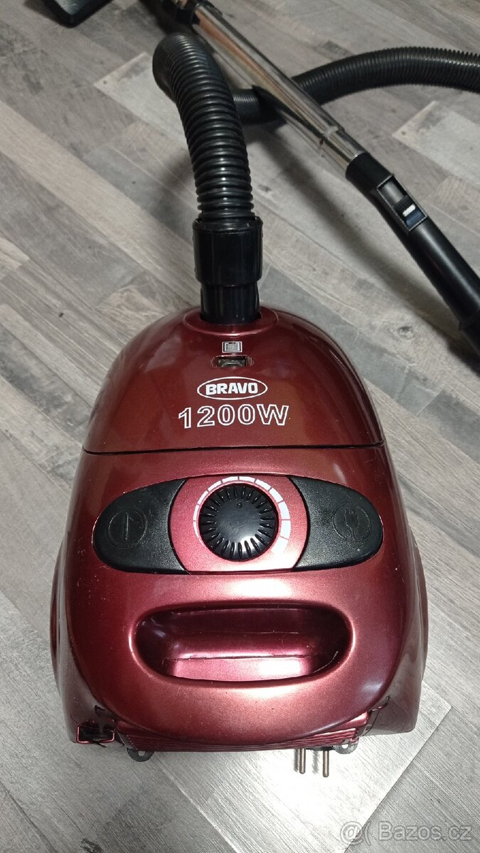 Vysavač BRAVO 1200 W