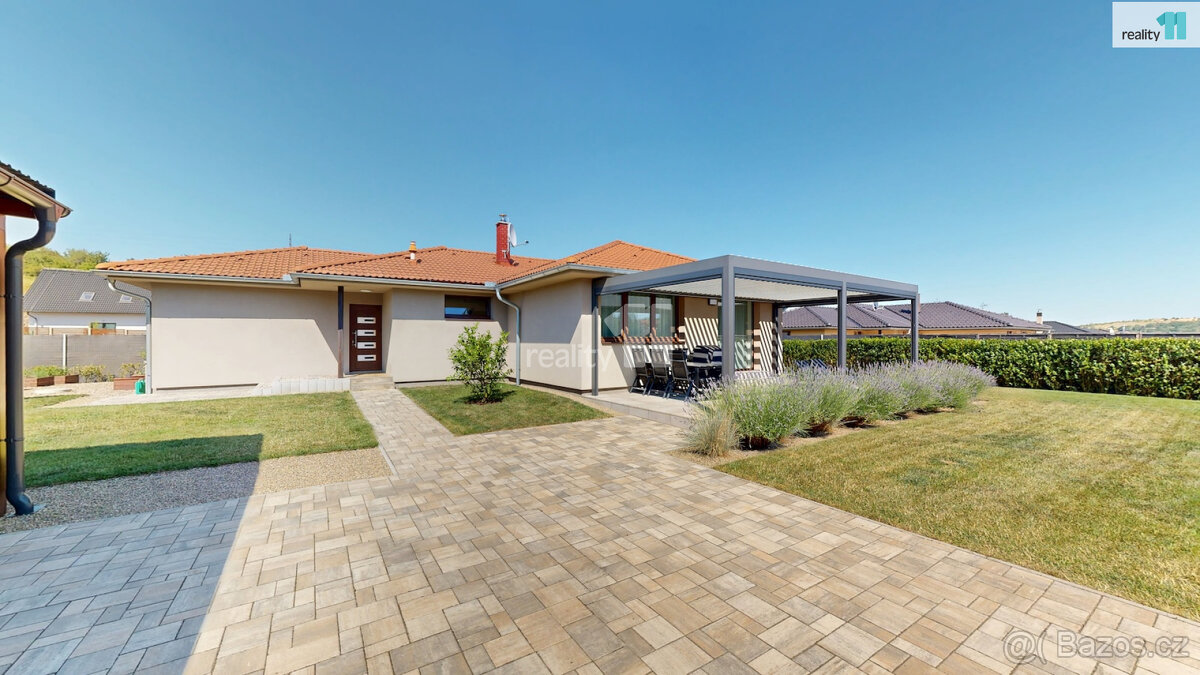 Prodej moderního rodinného domu 5+kk/T, 144 m2, pěkná zahrad
