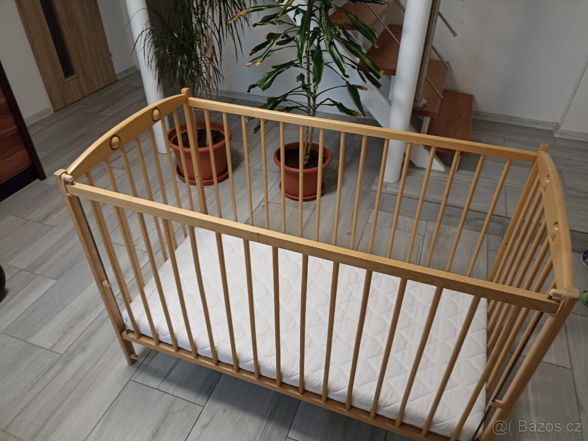 Dětská postýlka 120x60