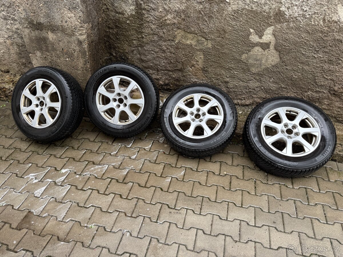 Zimní sada z Audi Q5 235/65 R17 5x112