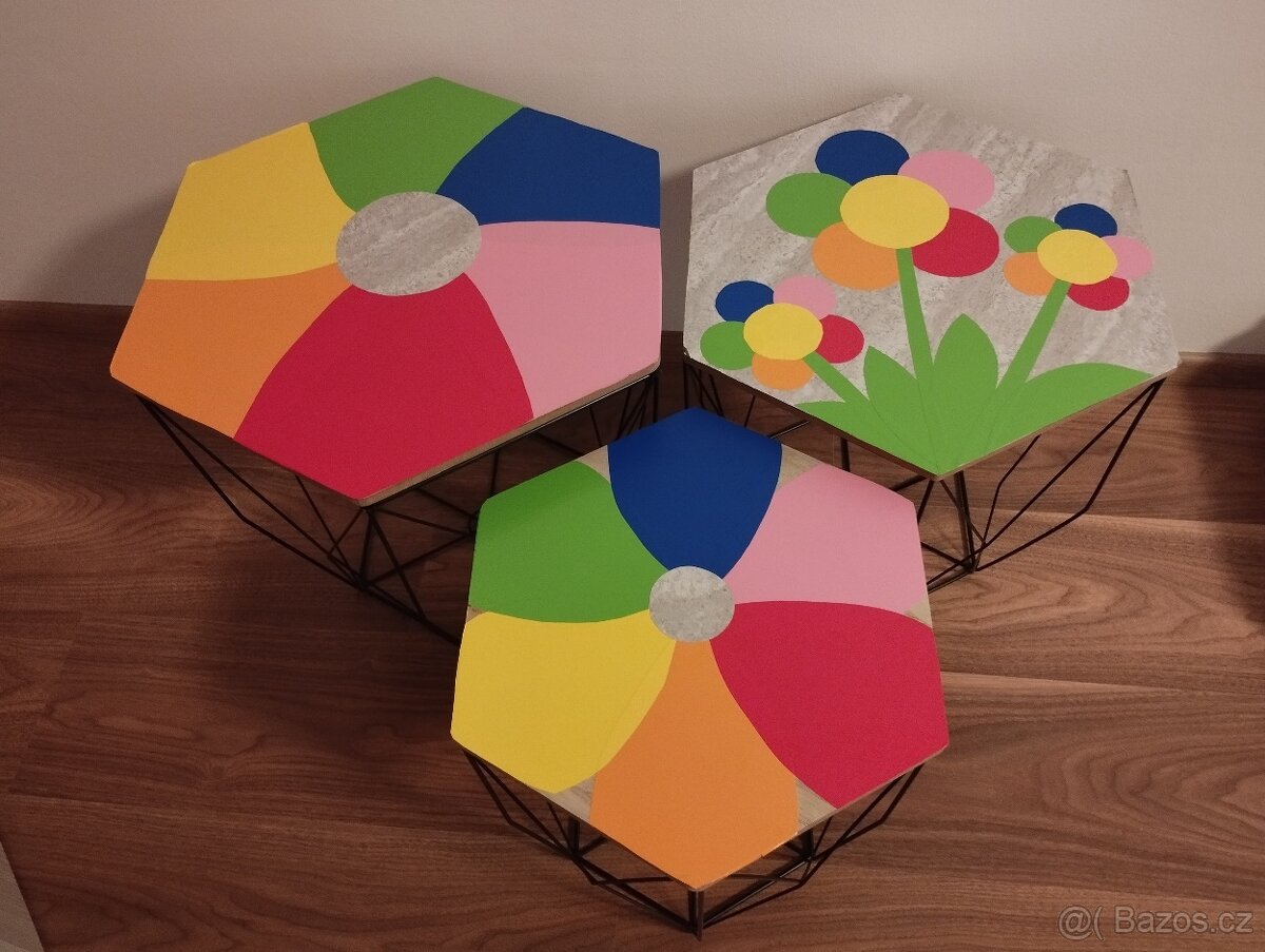 Sada 3 proutěných konferenčních stolků