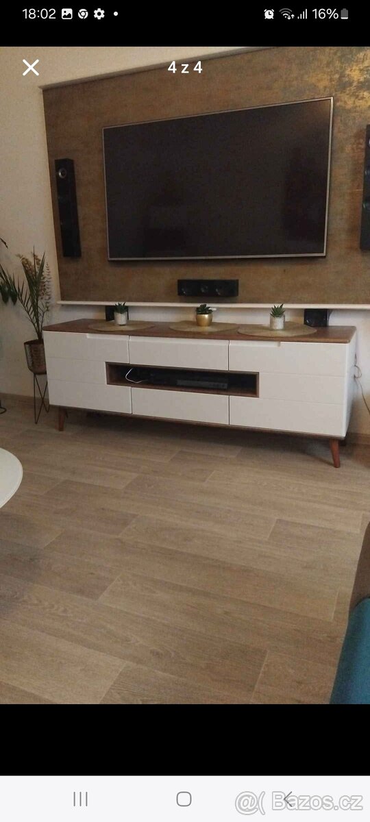 Obývaci stěna