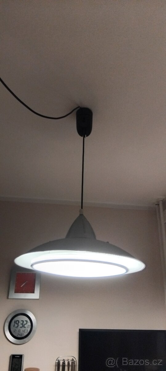 svetlo vysaci stropni moderni lampa kulate led