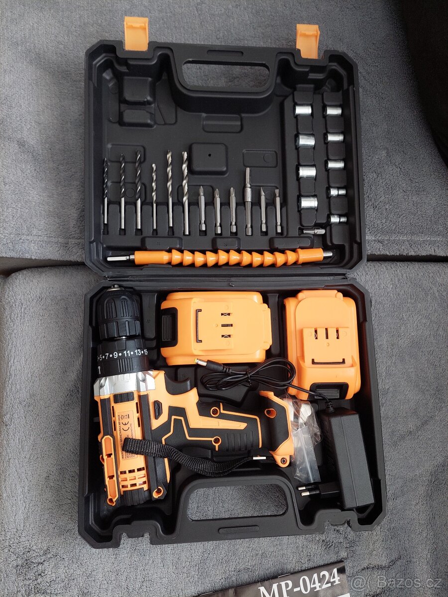 Aku příklepová vrtačka, šroubovák, 2 baterie, příslušenství.