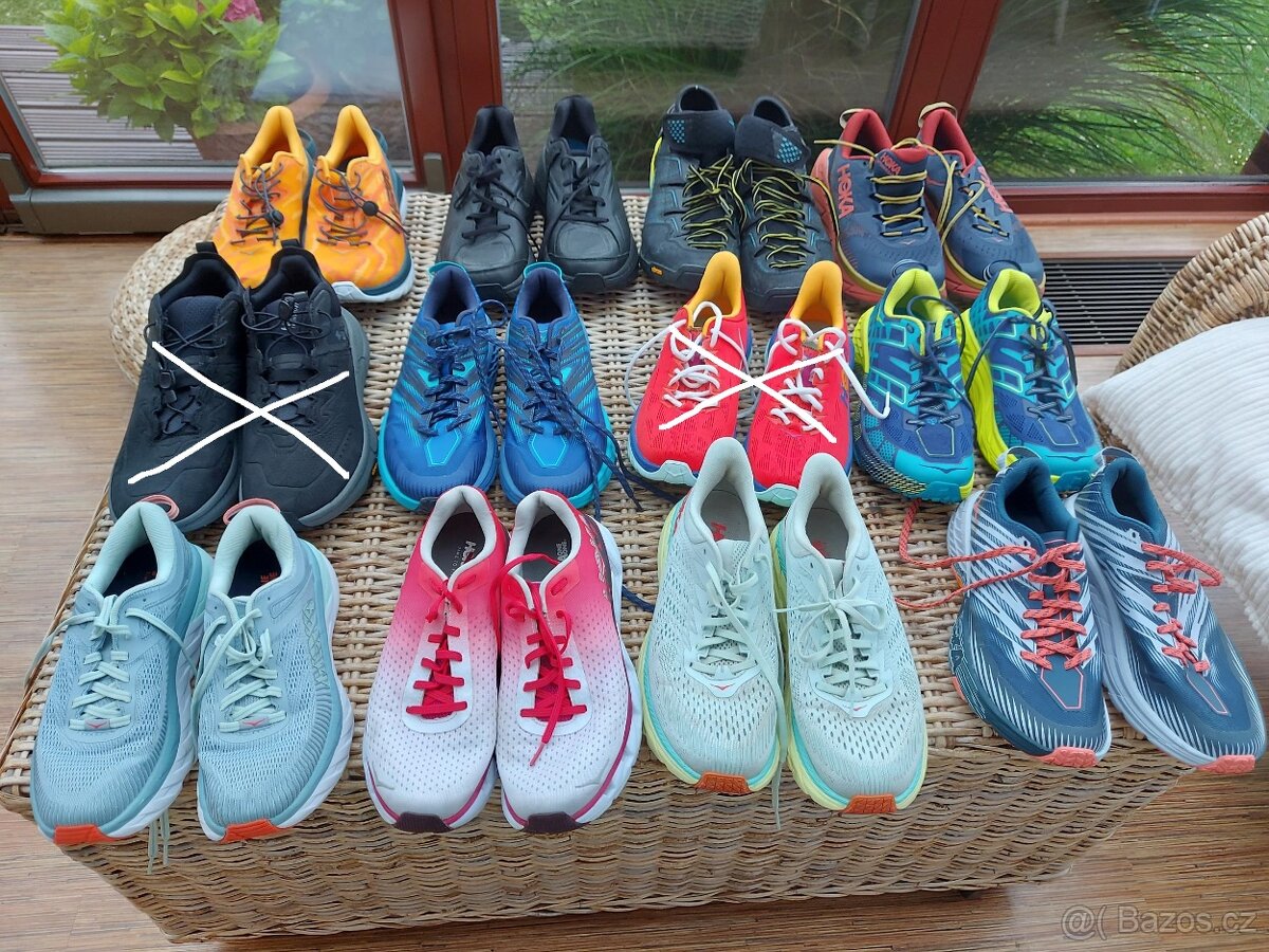 Běžecké a trekové boty HOKA