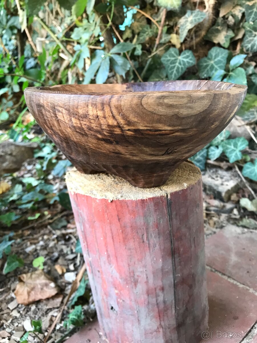 Kmen/špalek pro řezbařinu