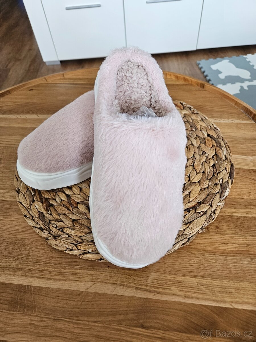 Nové dámské bačkory, velikost 38