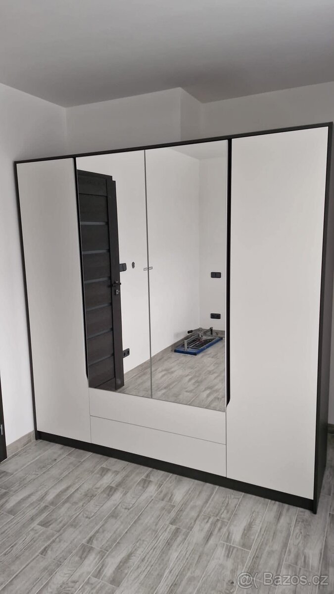 Šatní skříň NOVA