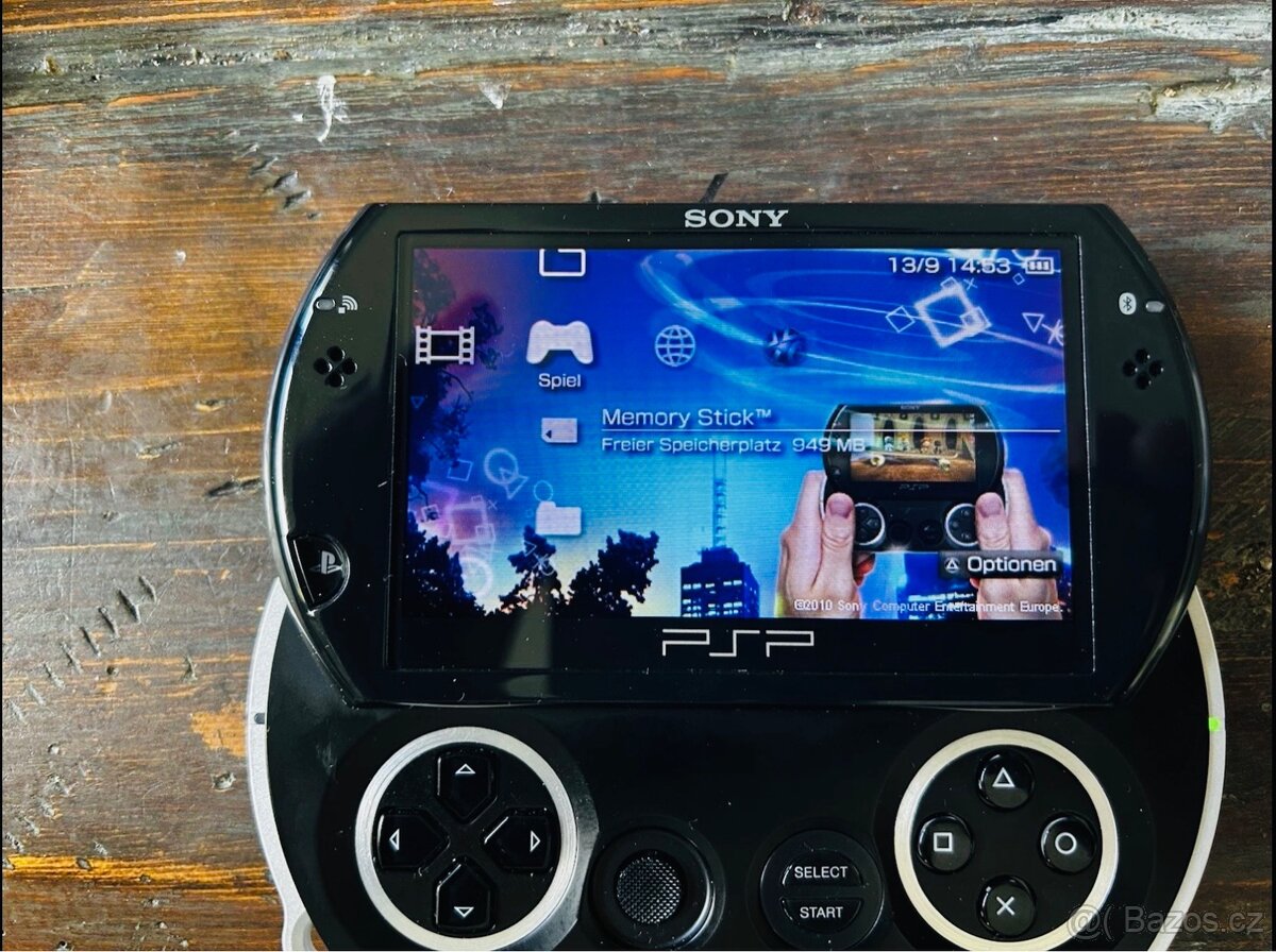 Sony Playstation Portable,PSP Go 16GB, Piano Black