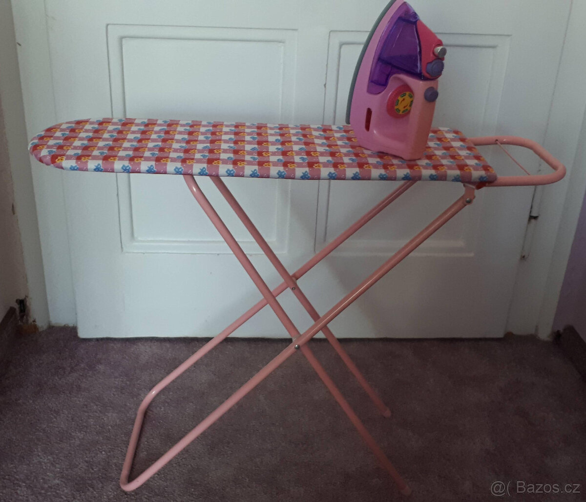 Dětské žehlící prkno se žehličkou
